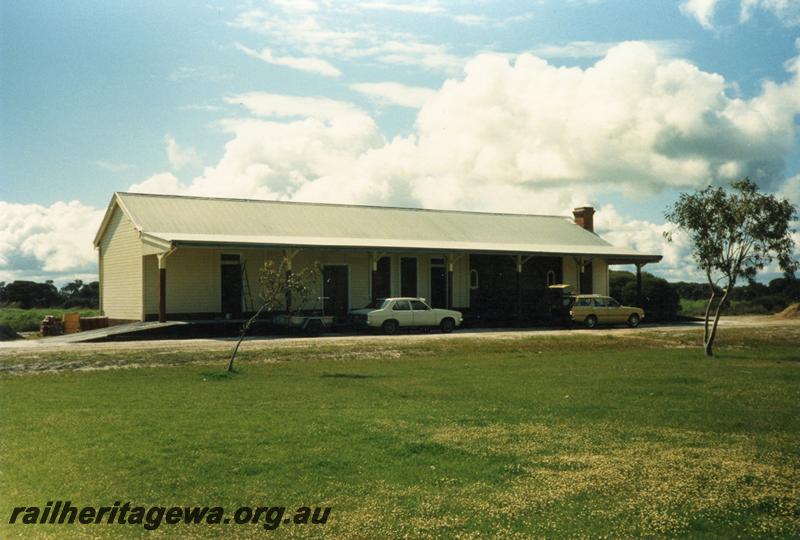 P08404
Busselton, station building, relocated south of Vasse River bridge, BB line, platform side. On old formation.
