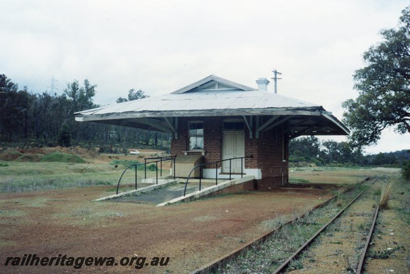 P08409
Bowelling, station building (