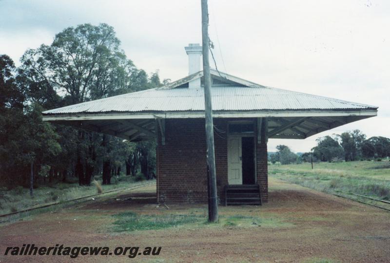 P08411
Bowelling, station building (