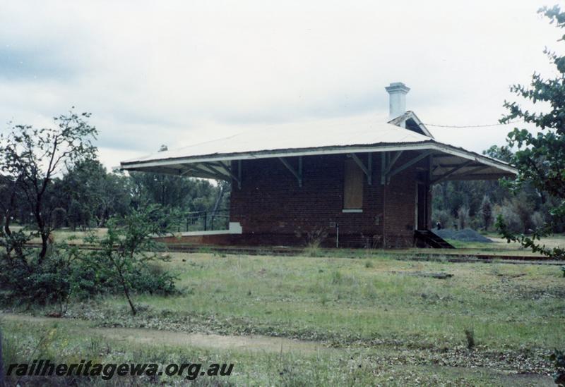 P08412
Bowelling, station building (