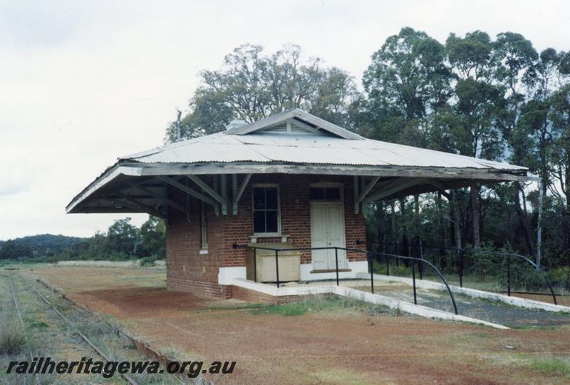 P08413
Bowelling, station building (