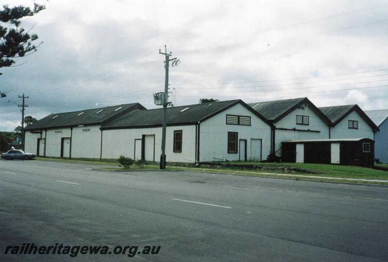 P08417
Esperance, goods shed, road side, CE line.
