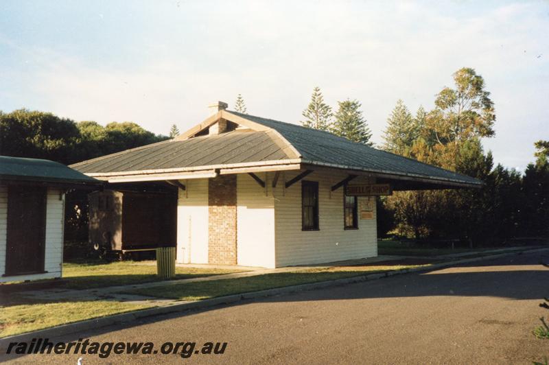 P08423
Esperance, station building (Traffic Office), CE line.
