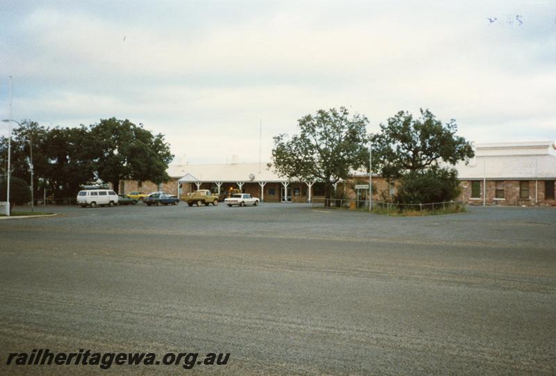 P08436
Kalgoorlie, station building, road side view, EGR line.
