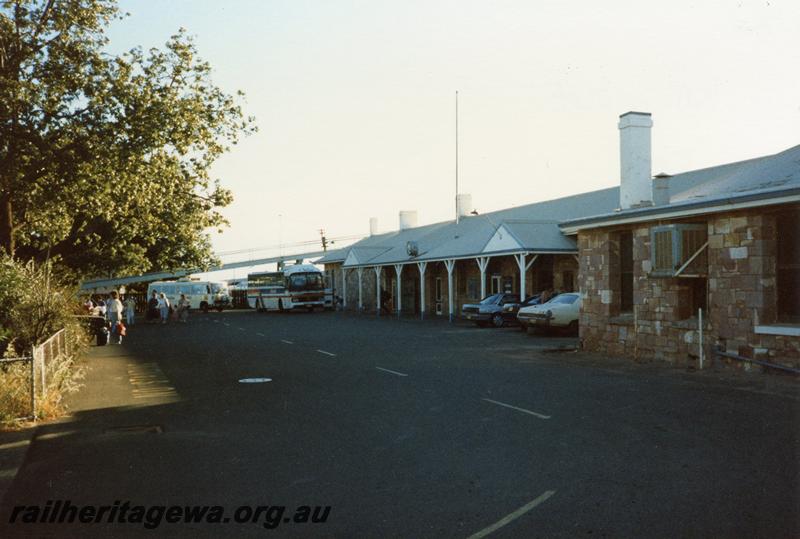 P08438
Kalgoorlie, station building, road side view, road bus at station, EGR line.
