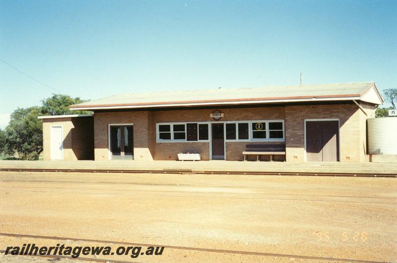 P08442
Wubin, station building, rail side view, EM line.
