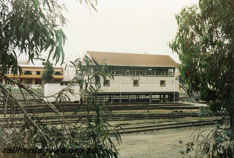 P08474
Perth, signal box, Box B, view from side, ER line.
