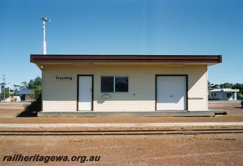 P08497
Trayning, station building, view from rail side, GM line.
