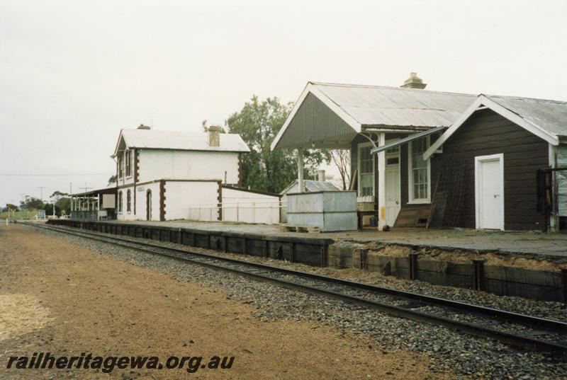 P08514
Beverley, station building, platform, view south to level crossing, GSR line.
