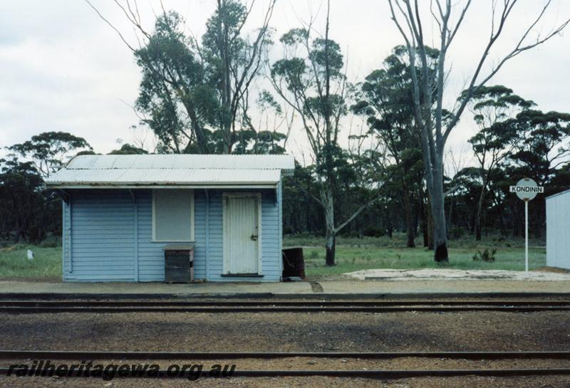 P08558
Kondinin, station building, nameboard, view from rail side, NKM line.
