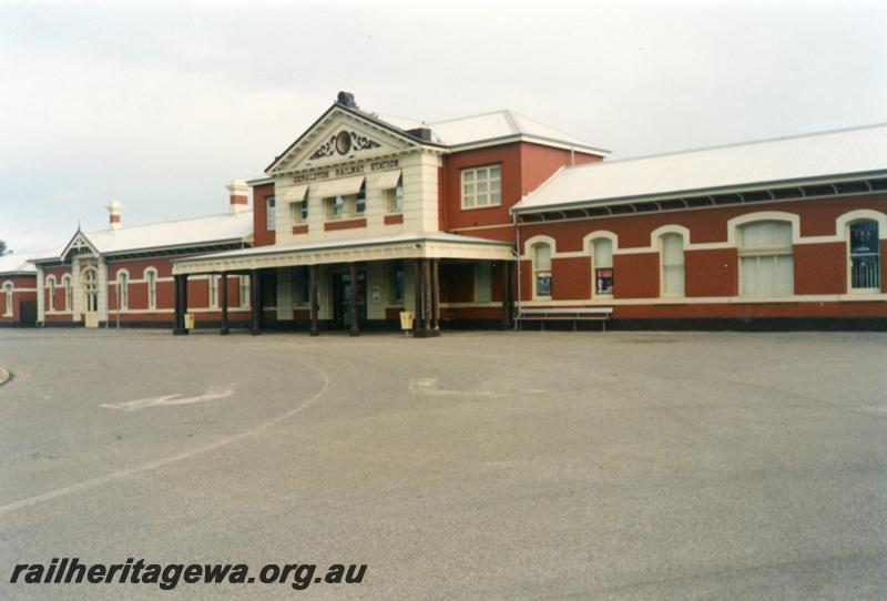 P08567
Geraldton, station building, station building, view from road side, NR line.
