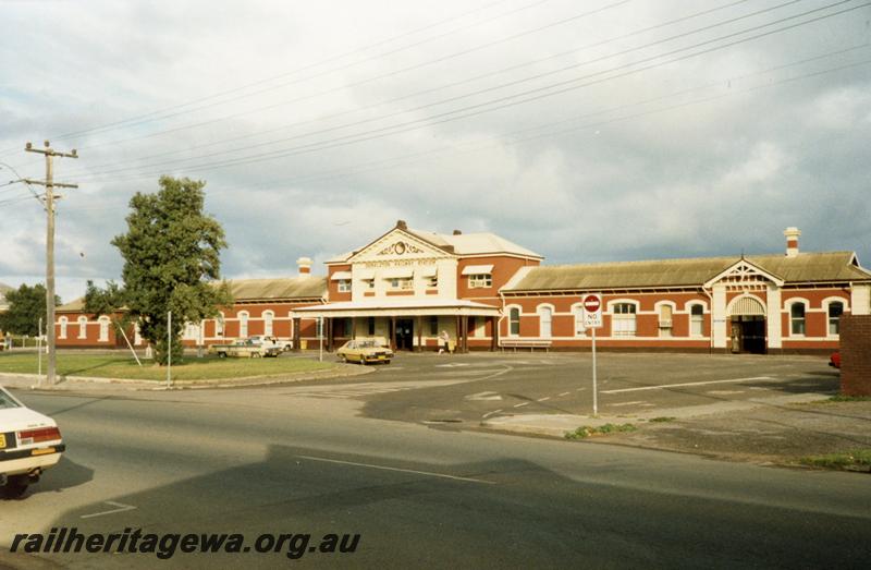 P08577
Geraldton, station building, station building, view from road side, NR line.
