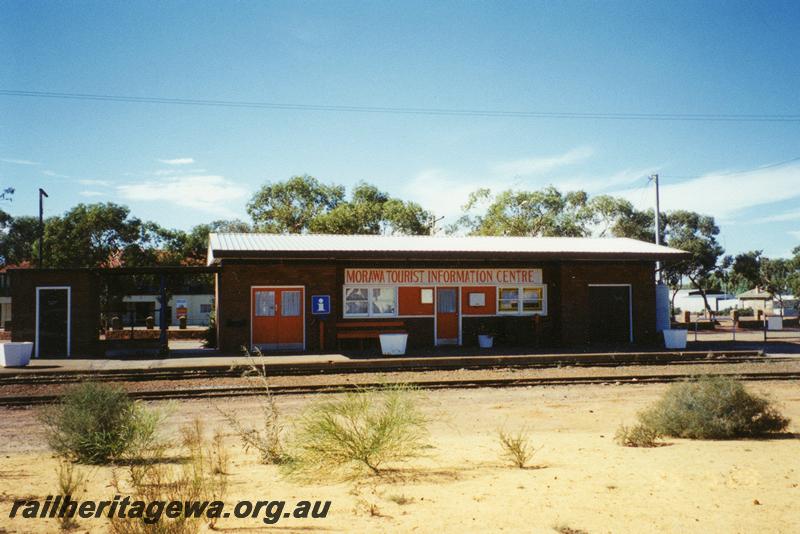 P08606
Morawa, station building, platform, view from rail side, EM line. Morawa Tourist Information Centre.
