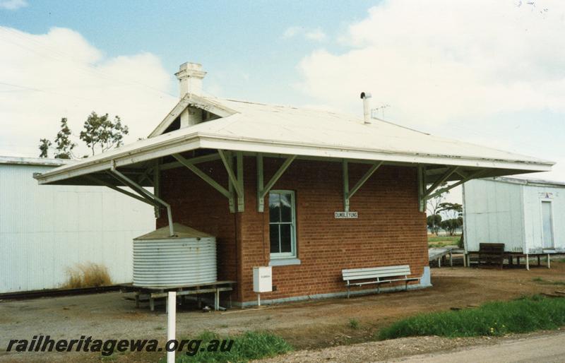 P08673
Dumbleyung, station building (