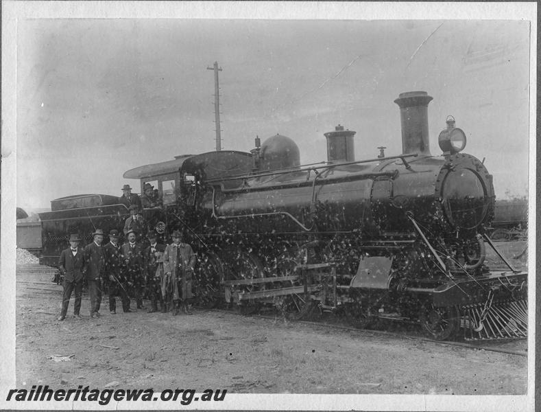 P08689
C class 436, side and front view, officials posing in front of cab. To CS class 15.07.1948
