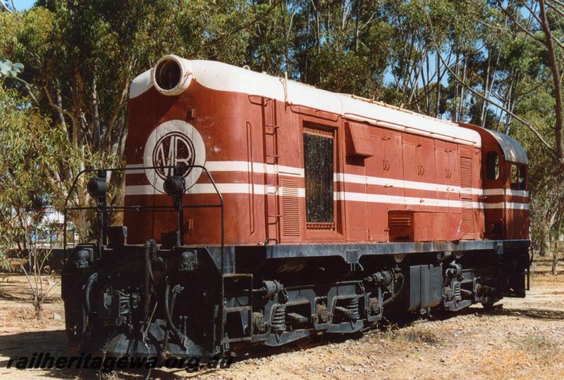 P08738
Ex MRWA F class 41 diesel loco, Moora, front and side view, on display
