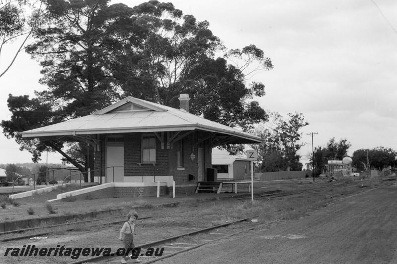 P08791
Station building (