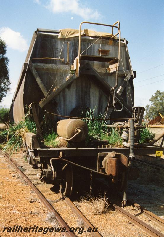 P08934
2 of 3 views of XNA class 34065-D grain hopper wagon, end view, originally an XNG class salt hopper
