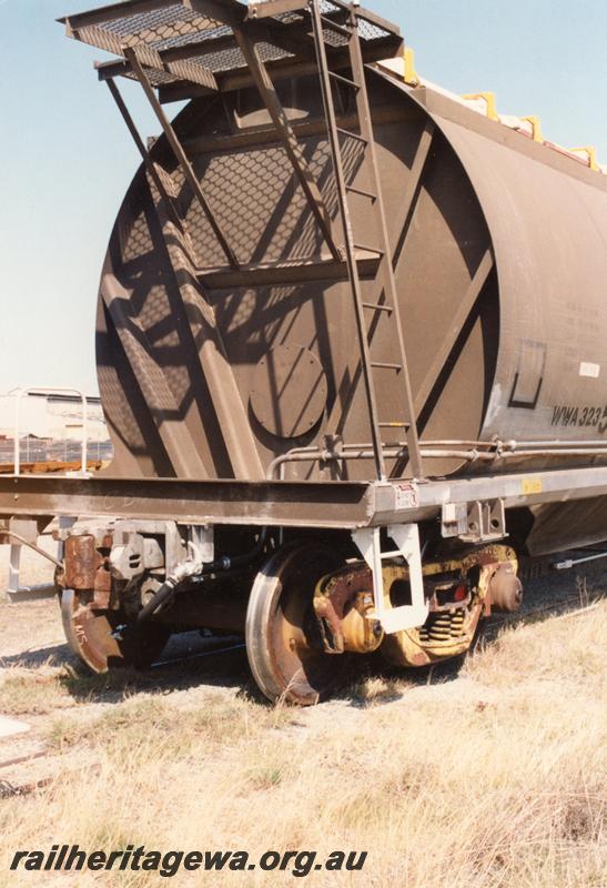 P08945
WWA class 32359-L all welded aluminium standard gauge grain hopper built at the Midland Workshops, end view
