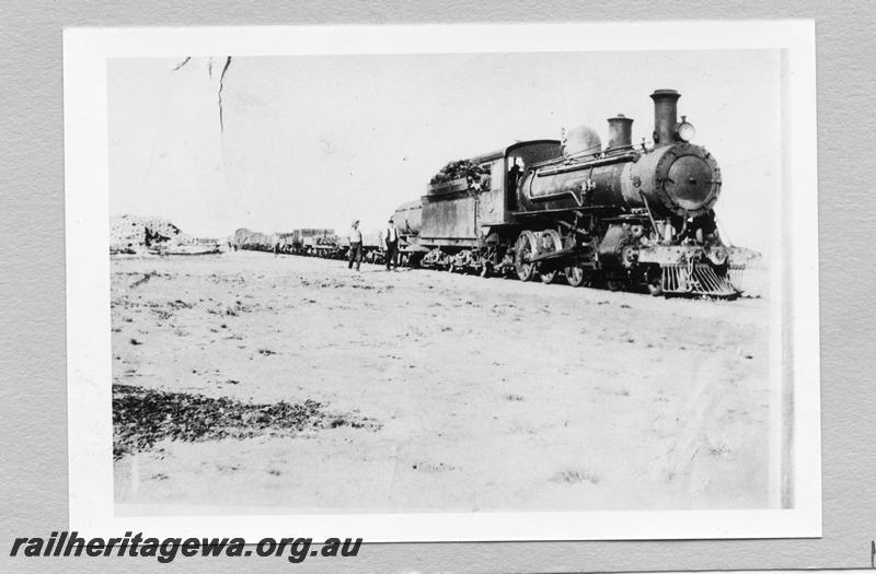 P08975
C class steam loco, Mukinbudin, WLB line, goods train
