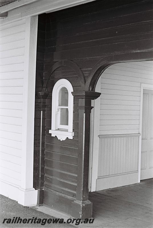 P09134
Ticket window, Busselton Station, BB line
