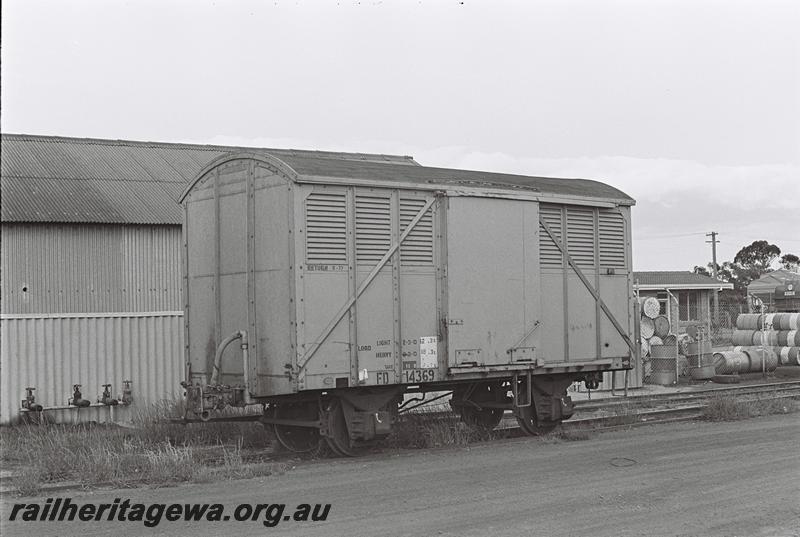 P09150
FD class 14369 louvered van, lower half of side and door panelled in 
