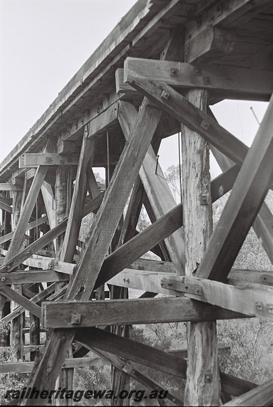 P09204
3 of 8 views of the MRWA style trestle bridge over the Moore River at Mogumber, MR line, bracing around the central span
