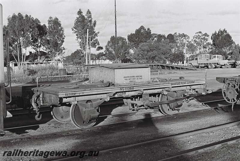 P09218
NS class 11368 shunters float, Katanning, GSR line, end and side view
