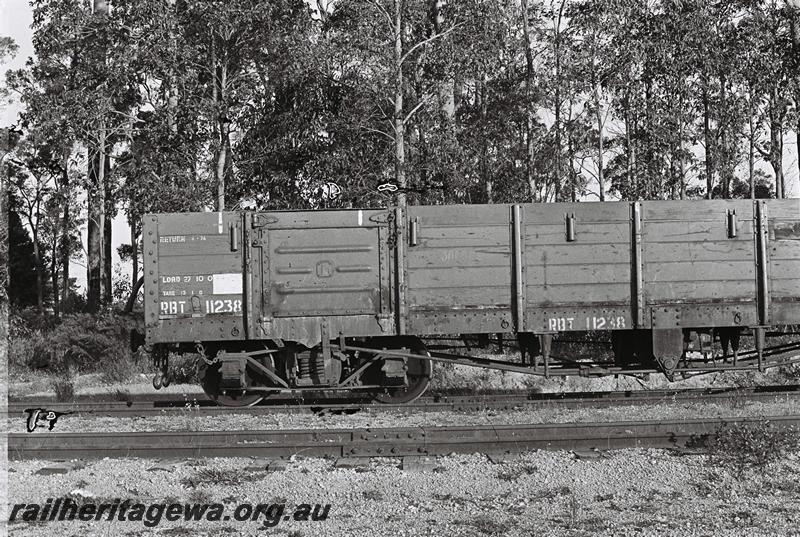 P09228
RBT class 11238 bogie open wagon, side view of the left hand end.
