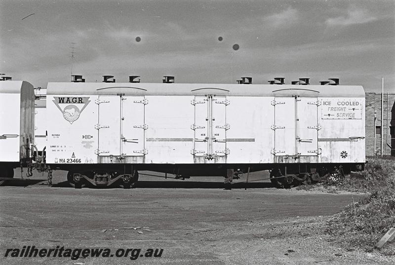 P09272
WA class 23466 bogie cool storage van, Bunbury, side view
