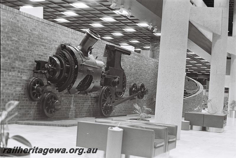 P09279
1 of 5 internal views of the ground floor of the Westrail Centre, East Perth, loco sculpture
