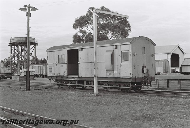 P09304
Z class 508, loading gauge, water tower with round tank, side and end view.
