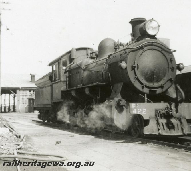 P09326
3 of 3 views of FS class 422, Bunbury, side and front view
