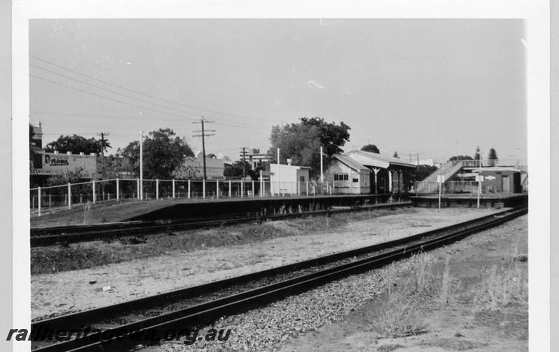 P09368
Maylands, station building, platforms, overbridge, dual gauge either side of island platform. ER line.
