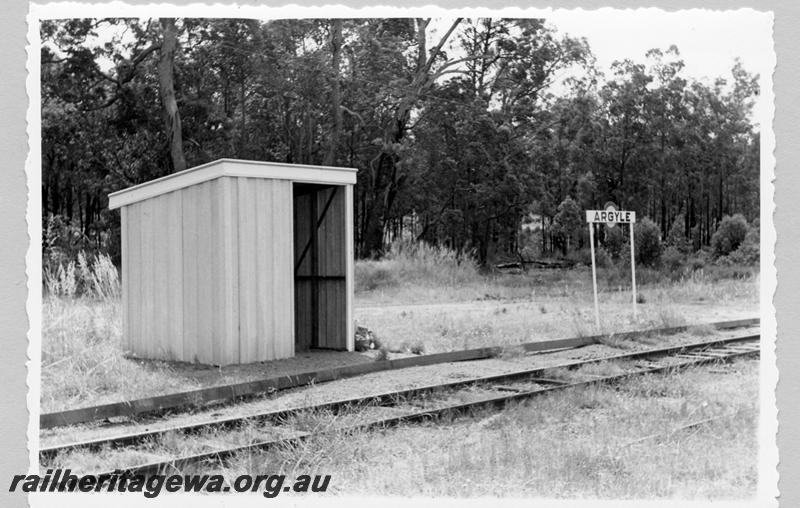 P09378
Argyle, shelter shed, nameboard. PP line.
