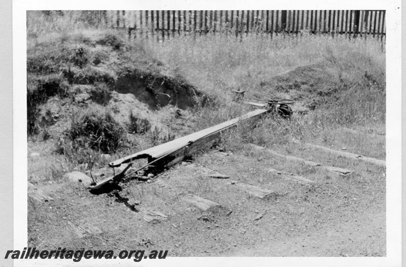 P09390
Glen Forrest, remains of signal laying on sleepers. M line.
