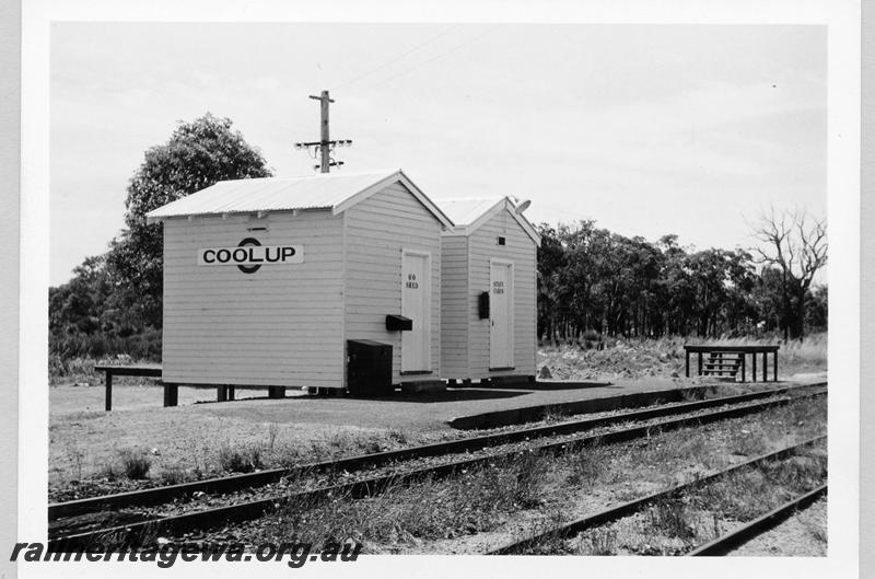 P09402
Coolup, out of shed, staff shed, platform, raised platform, nameboard. SWR line.
