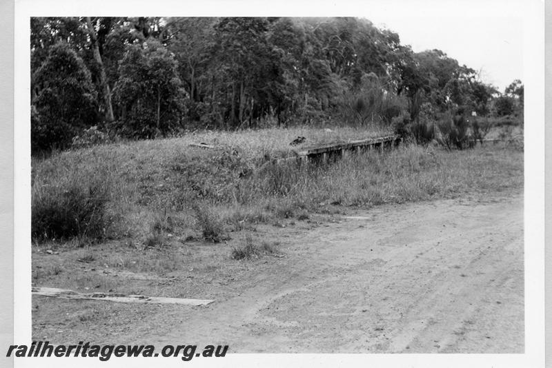 P09425
Augusta, loading bank, formation with some sleepers. BB line.
