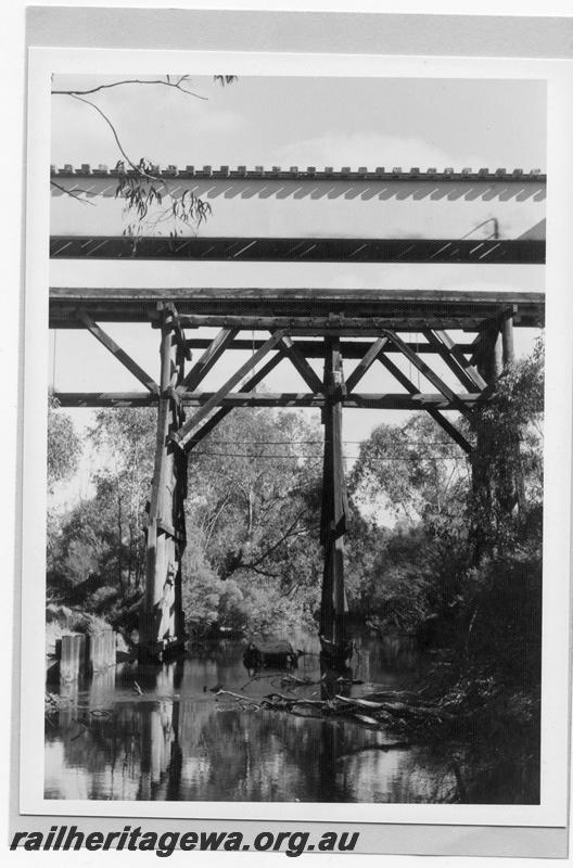 P09496
MRWA style trestle bridge, Mogumber, main span, side on view, new bridge in foreground. MR line.
