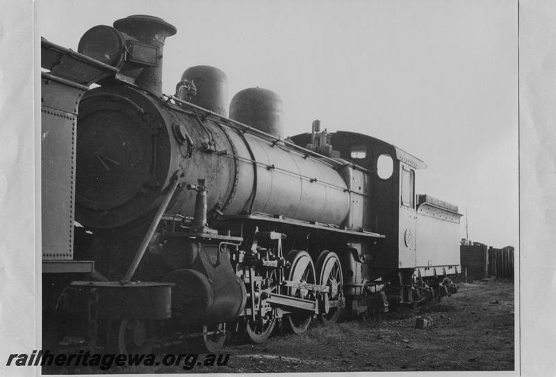 P09553
MRWA loco C class 18, Midland Junction, coupled behind another loco, front and side view, Goggs No. 254
