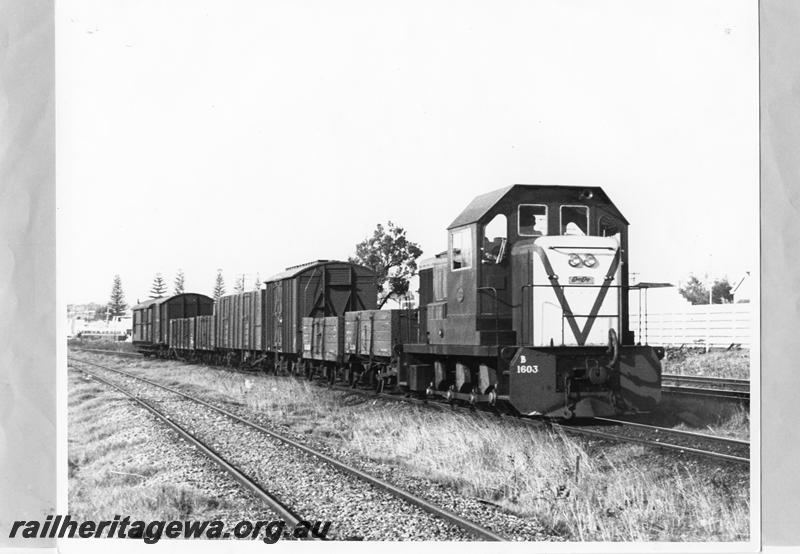 P09566
B class 1603, Mosman Park with short goods train from Cottesloe
