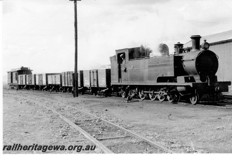 P09577
K class, short goods train with a clerestory roofed brakevan
