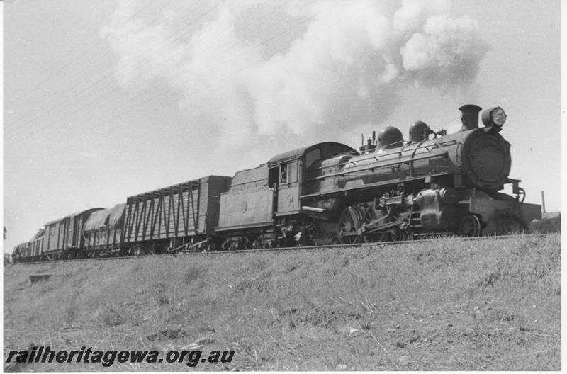 P09580
PR class 533, goods train
