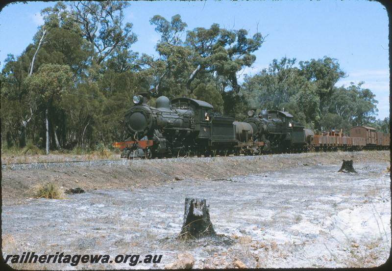 P09598
FS class 460, F class unidentified on return of 11 Muja Mine and Muja Power House shunter. Water tanks behind each engine. BN line.
