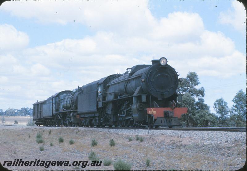 P09612
V class 1216, S class and brakevan as 171 E&V at Roelands. SWR line.
