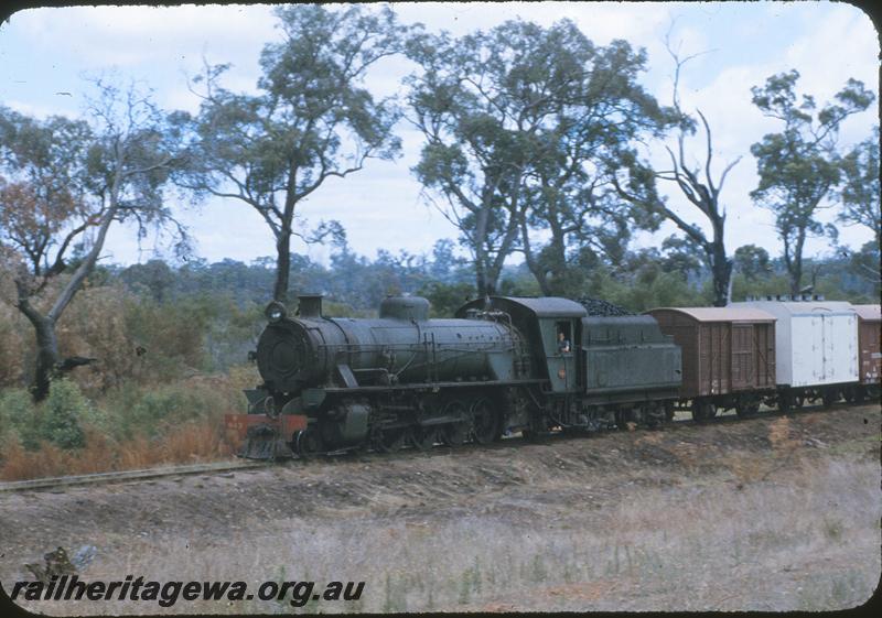 P09623
W class 943 on 93 Goods approaching Manjimup. PP line.
