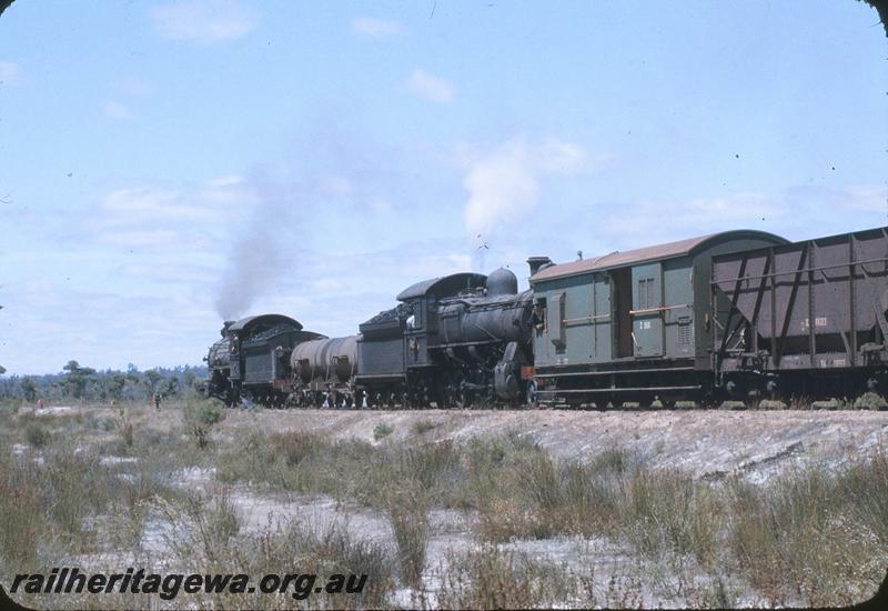 P09634
FS class 460, F class on 11 Shunter to Muja Mines and Muja Power House approaching Power House Junction. BN line.
