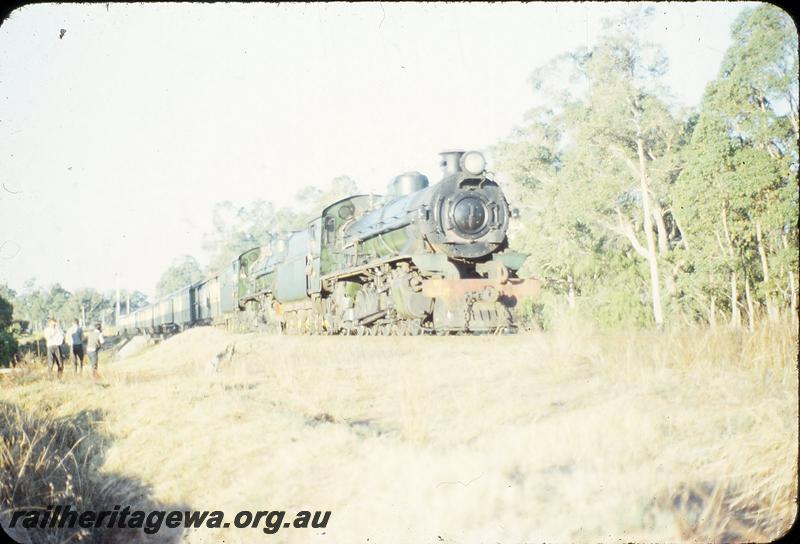 P09650
W class 942, W class, 'Apple Festival Train', near Boyanup. PP line.
