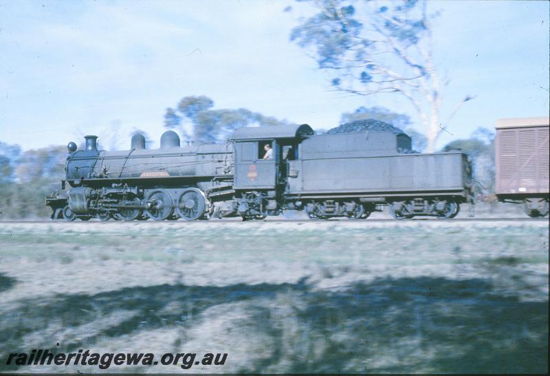 P09693
PR class 520 'Gascoyne', on No 35 Pick Up goods, south of Katanning. GSR line.
