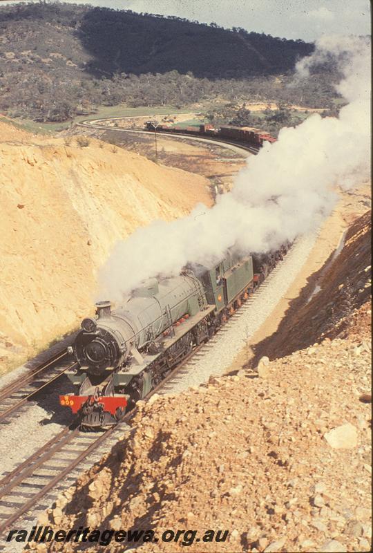 P09751
W class 909, V class 1219, down goods on dual gauge, Avon Valley. ER line.
